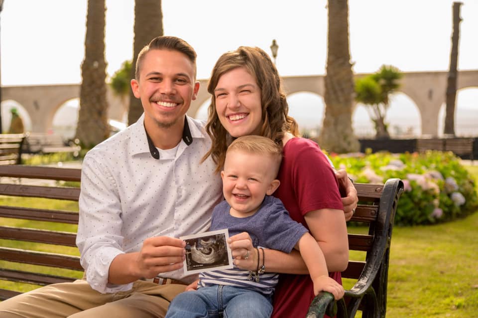 Kason & Bethany Bloom
(Ecuador)